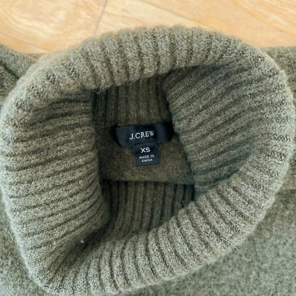 J. Crew Green Turtleneck Sweater - Size XS